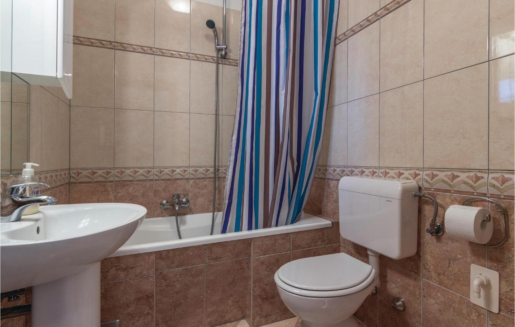 Cozy Apartment In Porec With Wifi Zewnętrze zdjęcie
