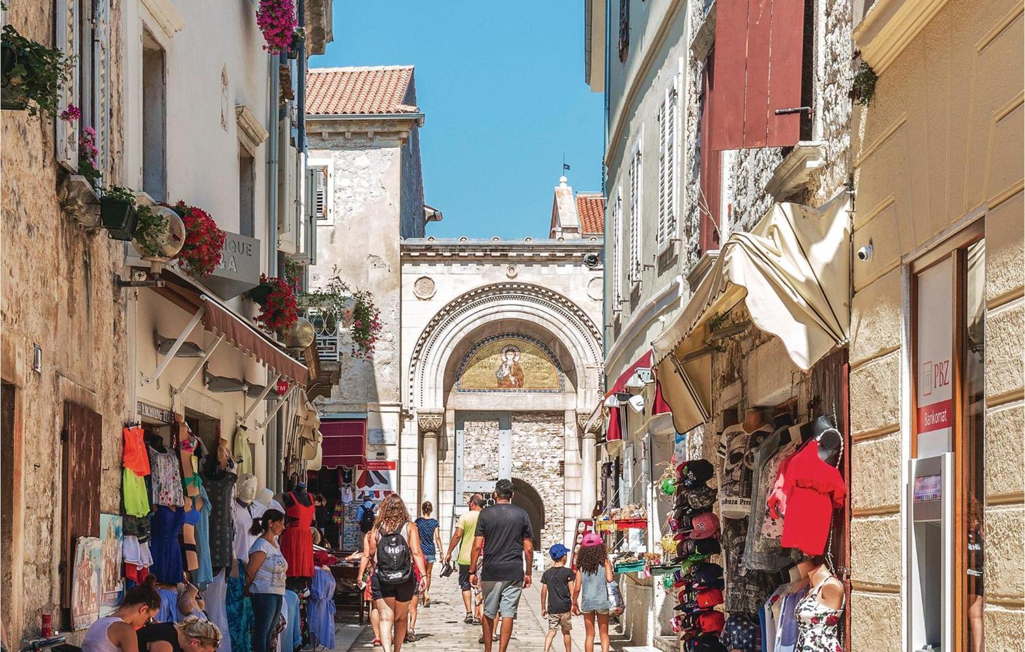 Cozy Apartment In Porec With Wifi Zewnętrze zdjęcie